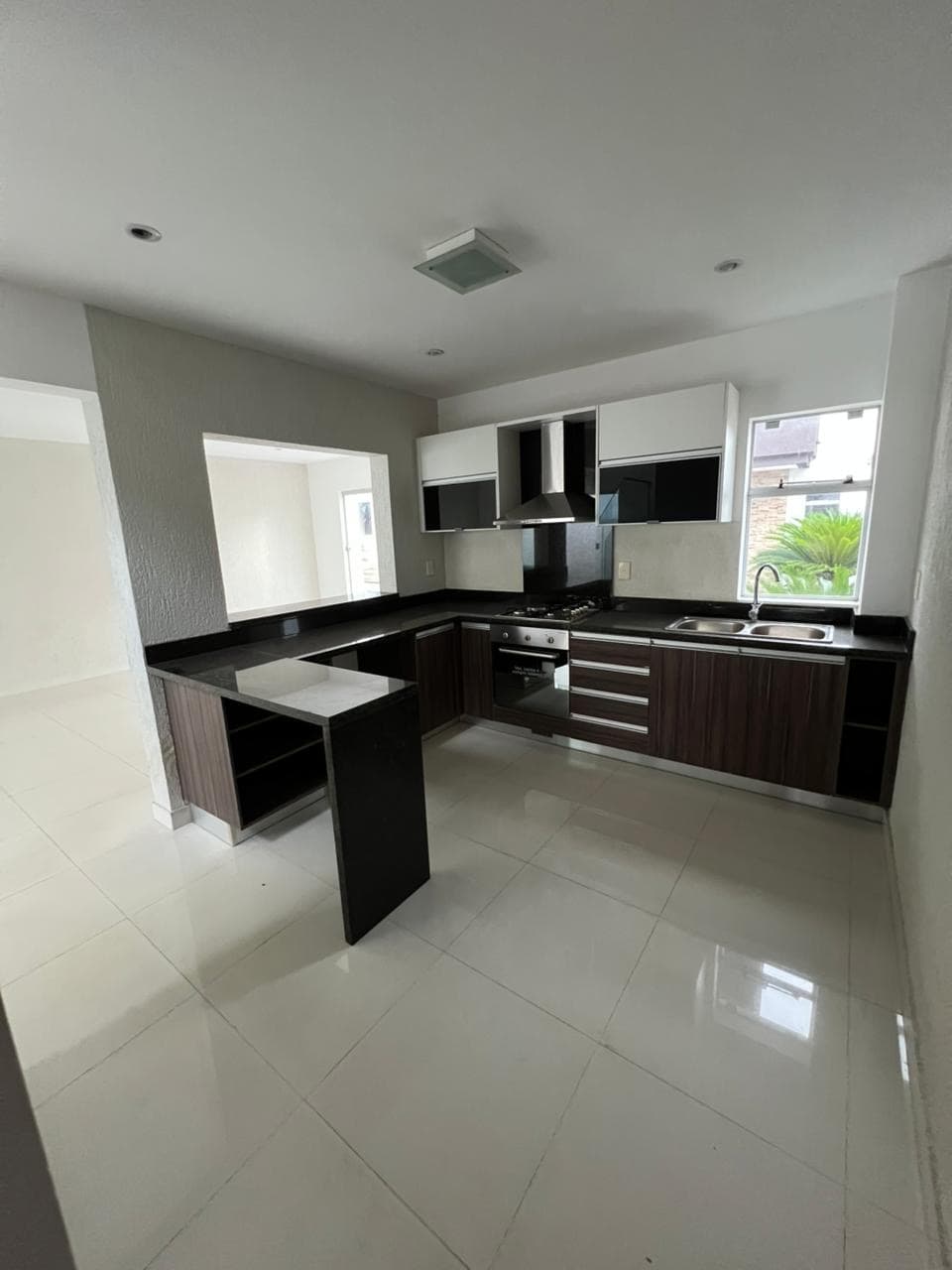 En alquiler residencia de 3 habitaciones en ita enramada — foto 4