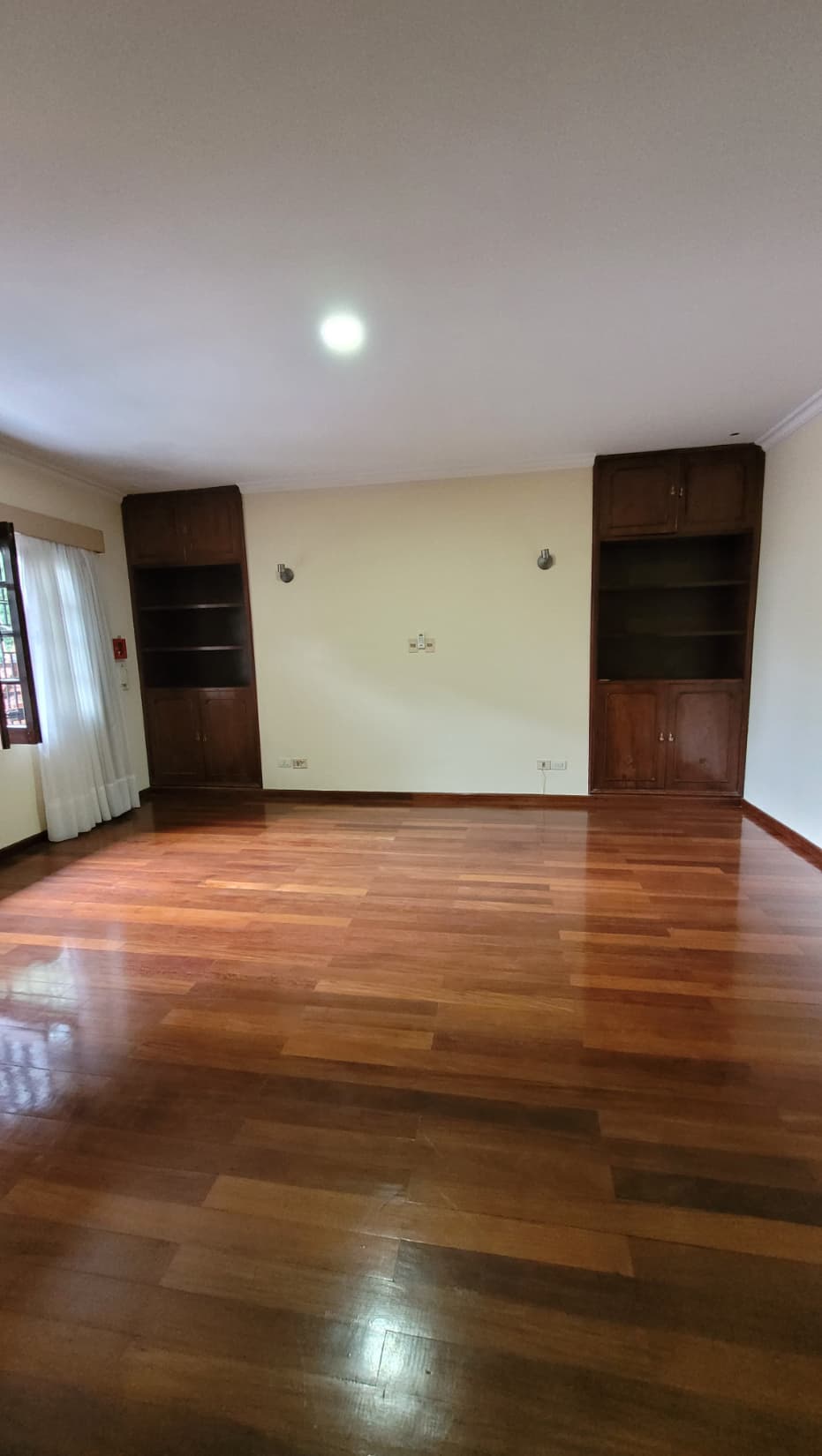 – casa amplia y elegante en barrio mburicao, foto 5