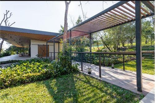 En venta terreno en San Bernardino barrio cerrado