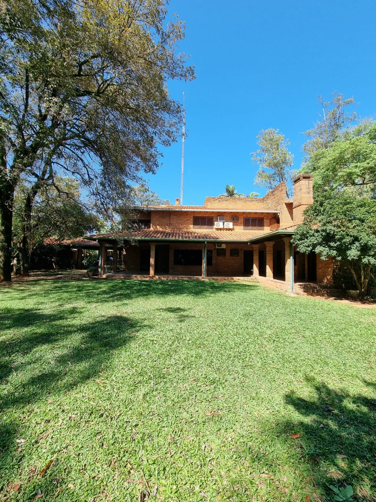 hermosa residencia! Sobre la Avda Mariscal López casi Madame Lynch — foto 3