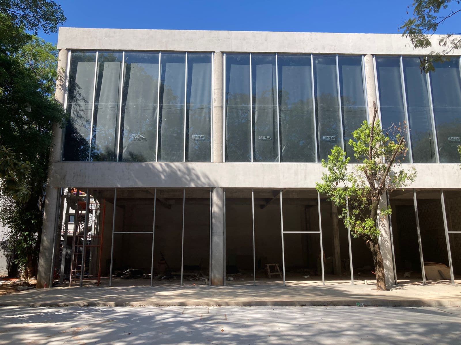 Salon comercial a estrenar en zona san martin — foto 1