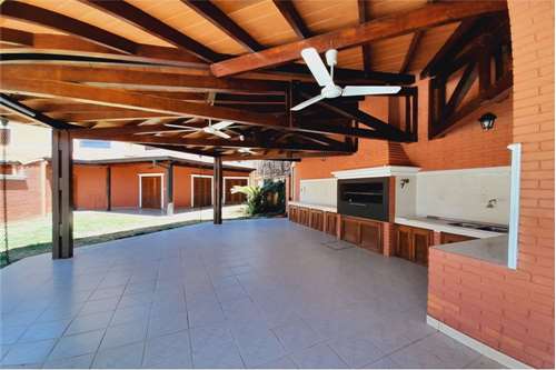 Casa-Venta-Augusto Róa Bastos c/ Guirnalda, Santo Domingo, Lambaré, Central, foto 2