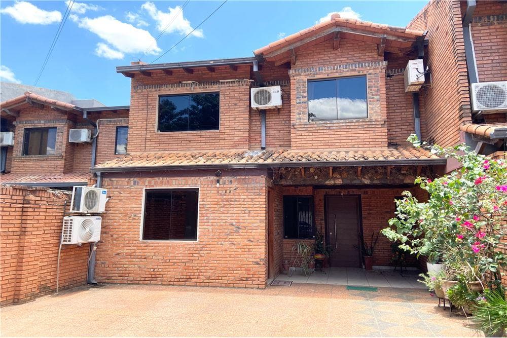 En venta Dúplex en Fdo de la Mora Zona Norte