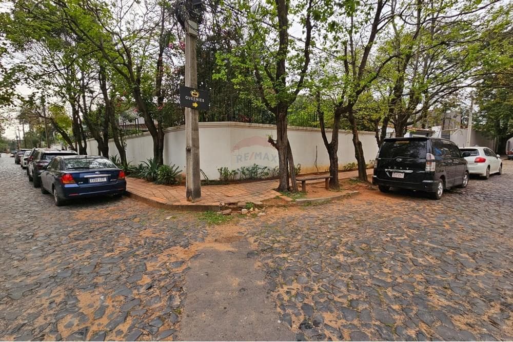 Amplia residencia en ykua sati zona goethe, foto 2