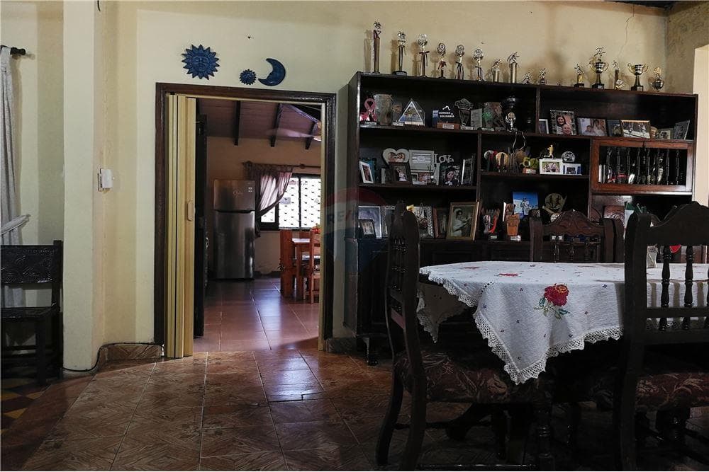 En venta casa en esquina s/ denis roa y bruselas, foto 4