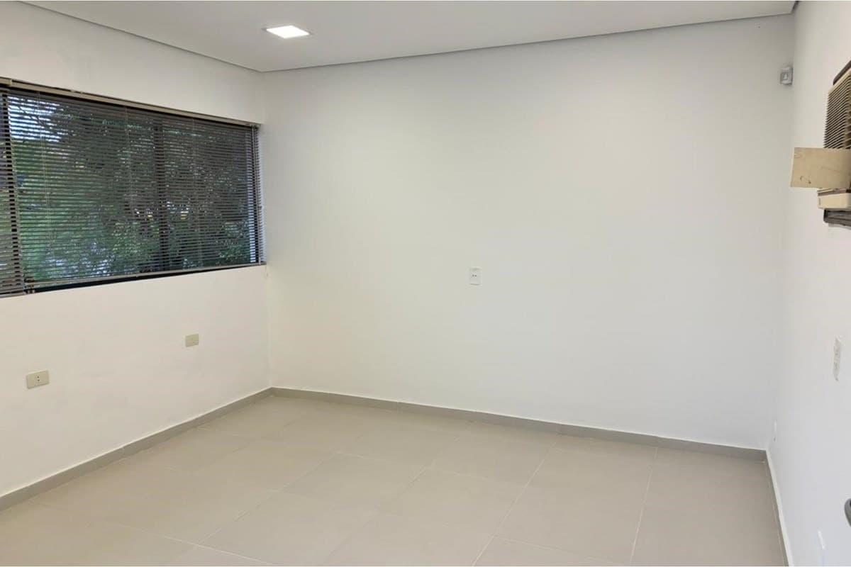 Oficinas Corporativas / Local Comercial en Alquiler - Asunción, foto 2
