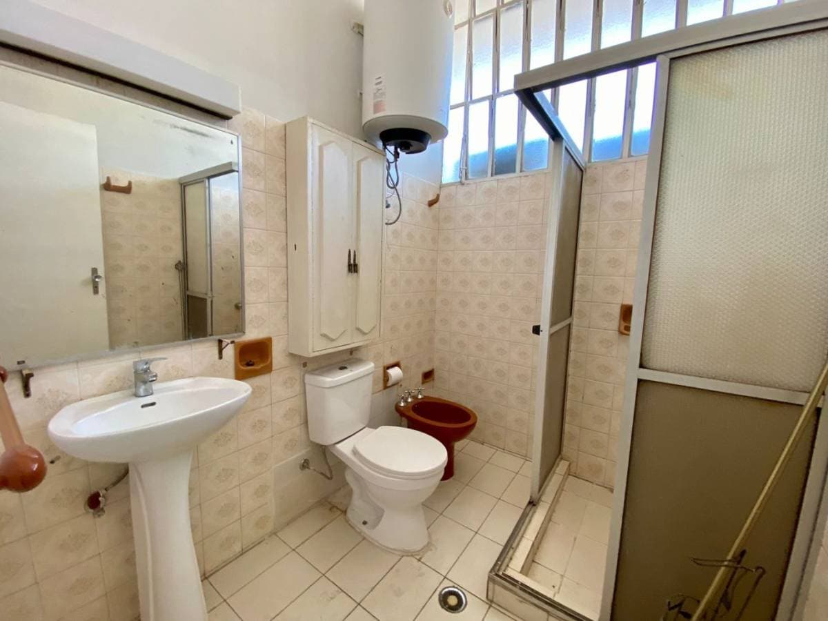 Amplia propiedad para uso residencial o comercial — foto 4