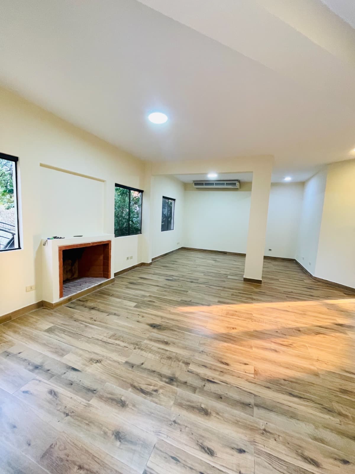 Alquilo casa en condominio cerrado - villamorra