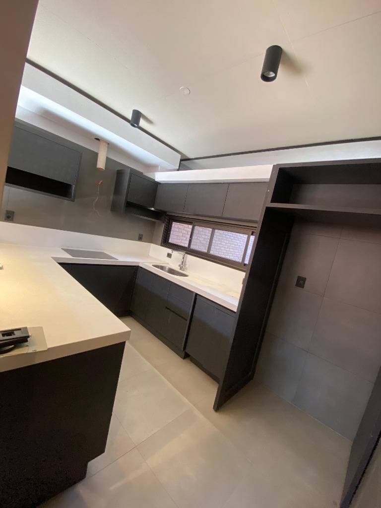 En Venta Triplex Premium en Ycuá Satí, foto 2
