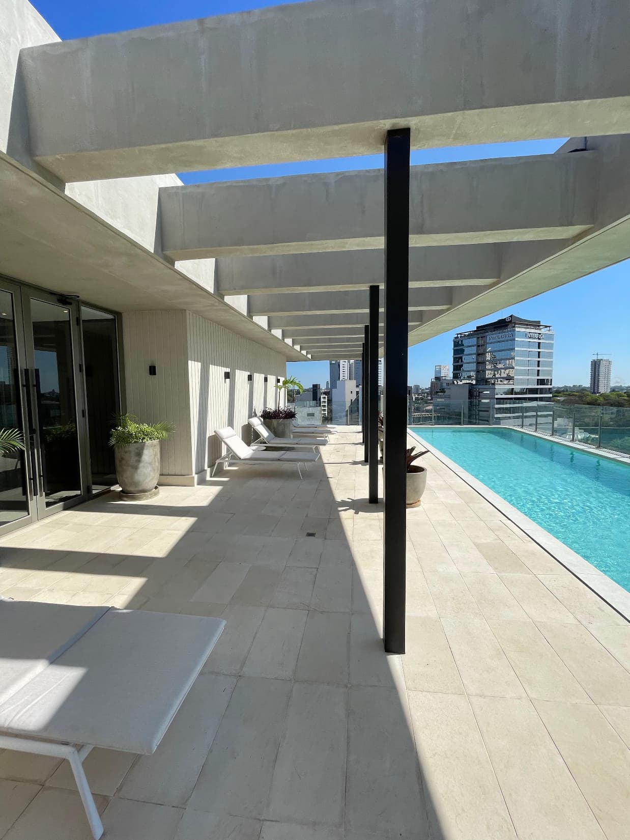 Zona shopping del sol,en alquiler depto en edificio de 3 dormitorios en suite, foto 4