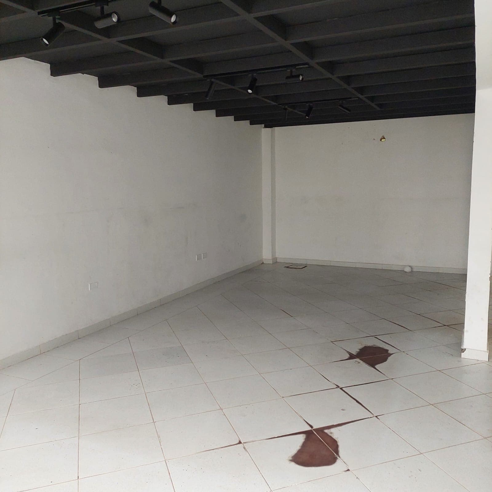 *zona san martin alquilo salon comercial* — foto 4