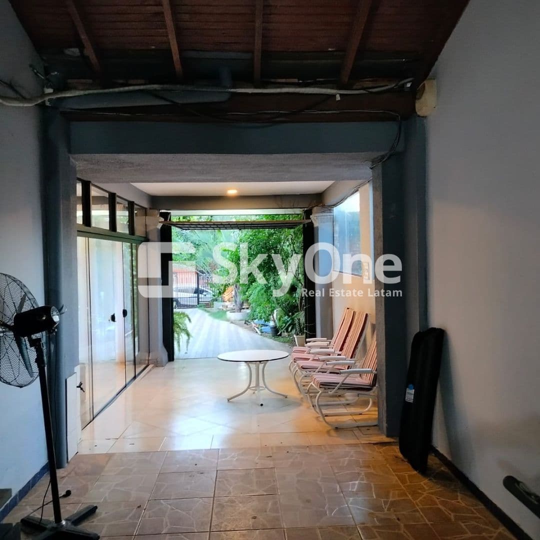 amplia casa con piscina y hermoso jardín, foto 5