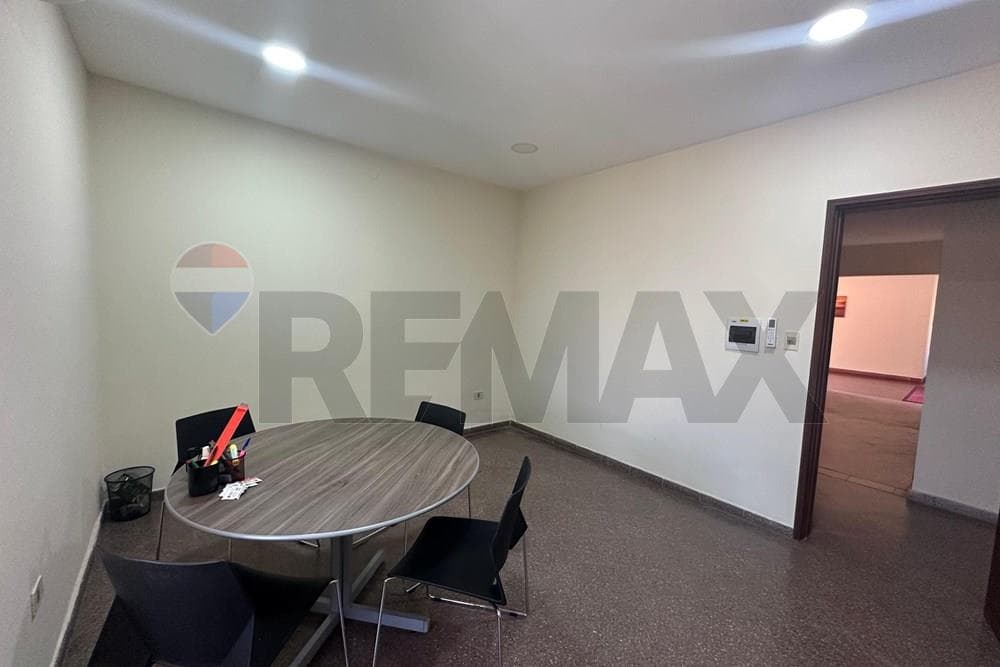 Oficina - Alquiler - Recoleta, Paraguay, foto 5