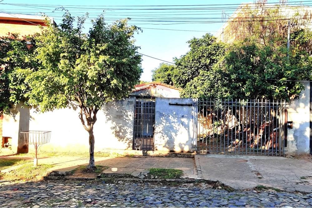 terreno en el barrio Villa Aurelia. (con edificacion a demoler), foto 2