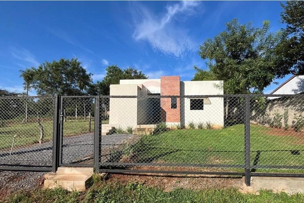 Vendo chalet a estrenar cerca de ruta Luque-sanber