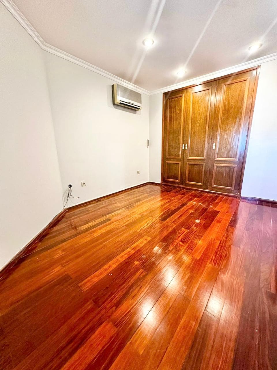 En Alquiler Departamento de 3 Habitaciones - Las Mercedes A392, foto 4