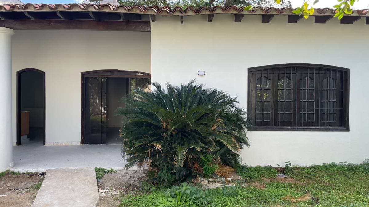 Casa con estilo clasico renovado, zona avda peron, foto 3