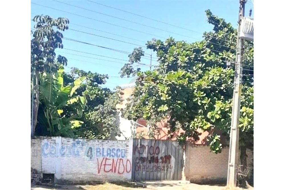 Se vende terreno totalmente amurallado en Loma Pyta !!, foto 3