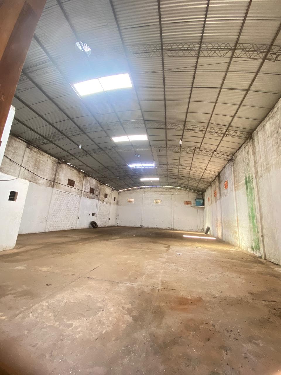 Alquilo depósito / tinglado en Mariano Roque Alonso