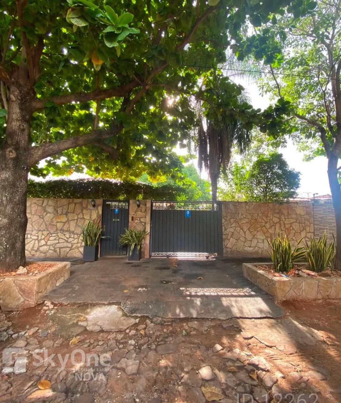 En venta hermosa casa – Félix Bogado y General Santos, Asunción