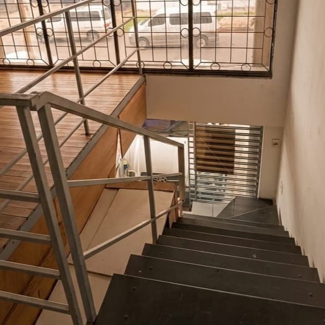 salón comercial + 4 departamentos — foto 3