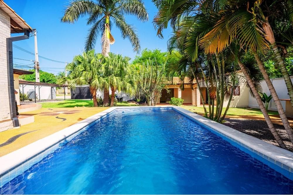 Vendo casa en Mariano Roque Alonso terreno 720m2