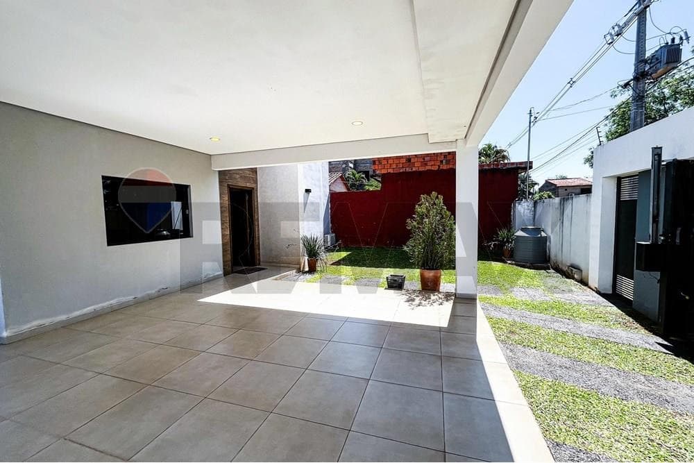 Amplia residencia en Luque - primer barrio, foto 3