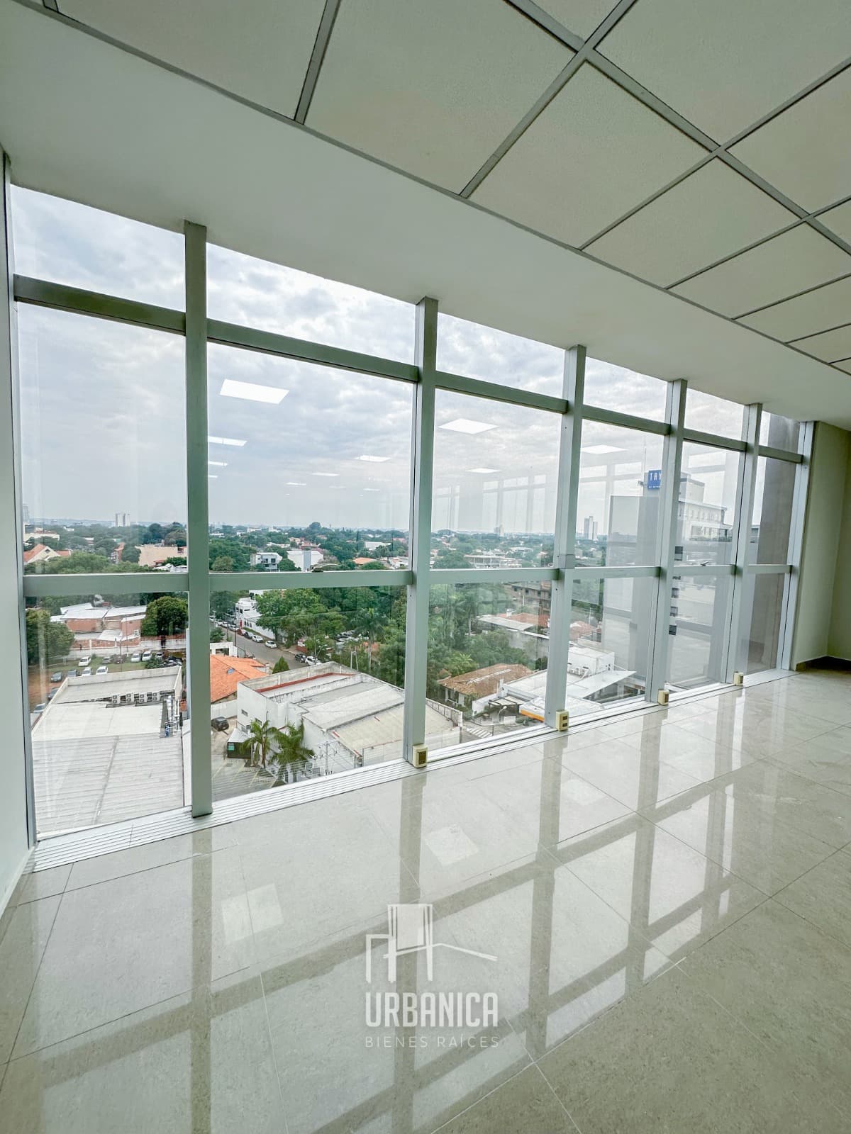 de Oficina en el Edificio Sky Center, foto 4