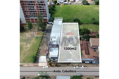 Terreno Comercial de 1300 M2 en Encarnación a metros de la Playa, foto 1
