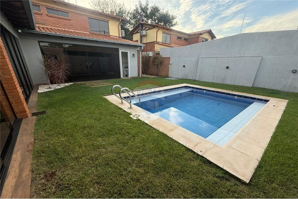 Casa remodelada semi amoblada en barrio cerrado, foto 2