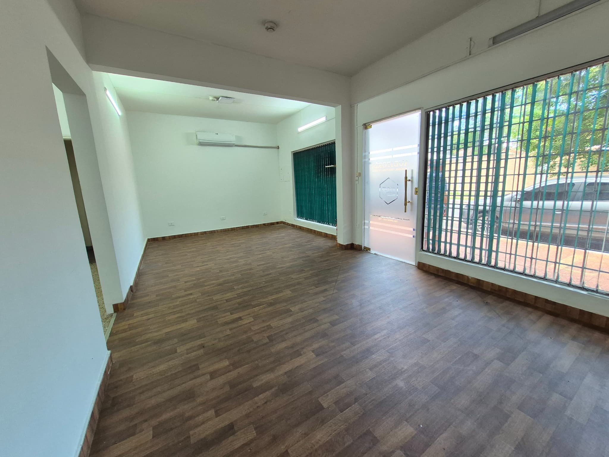 Local Ideal Para Comercio U Oficinas, Zona Centro, 2da. Proyectada