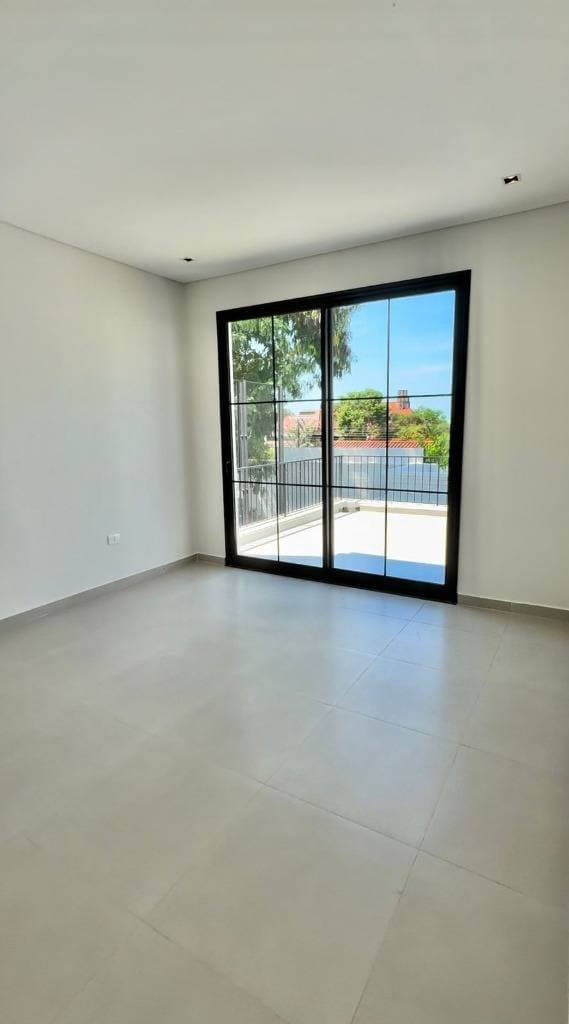 Casa pareada british style a estrenar, cuarto barrio, Luque, foto 5