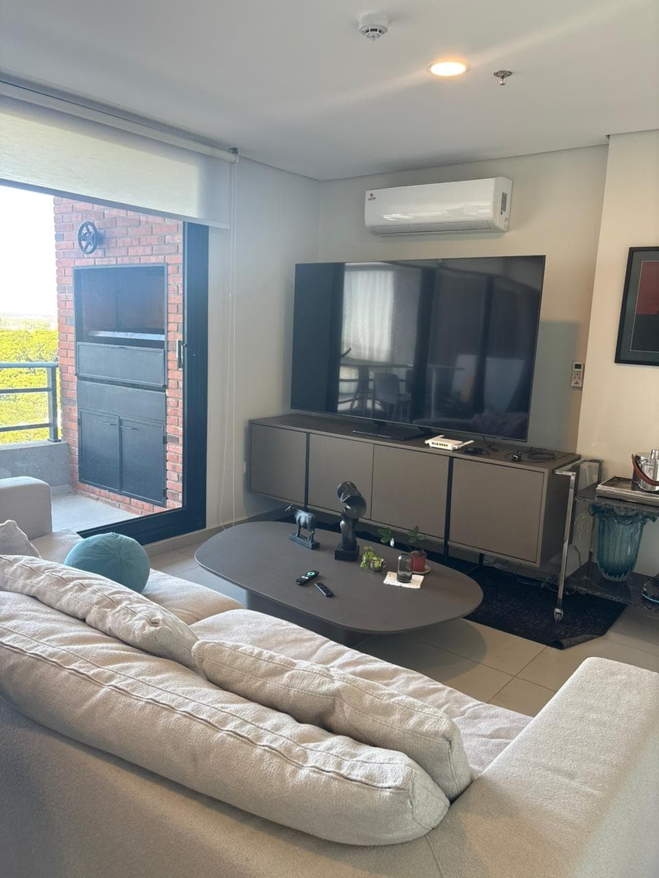 Alquilo departamento amoblado en ykua sati 2 dormitorios