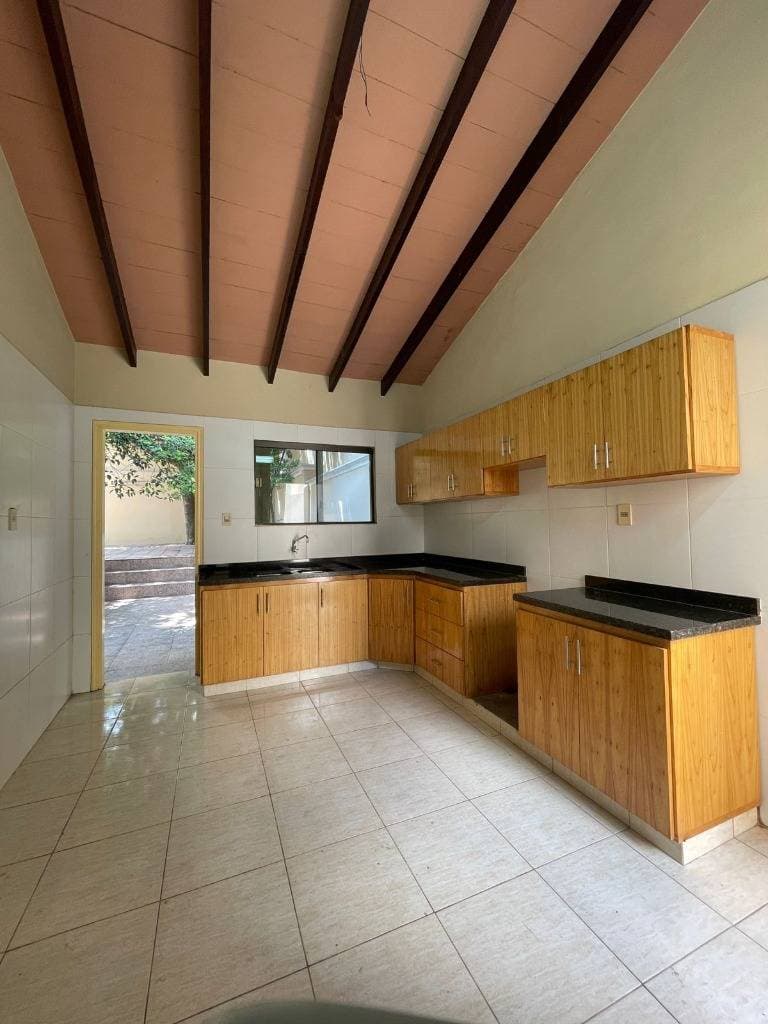 Hermosa casa en barrio hipodromo, foto 5