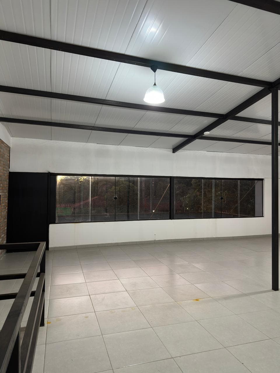 Salón comercial y showroom a estrenar sobre ruta Luque – San Lorenzo ????, foto 4