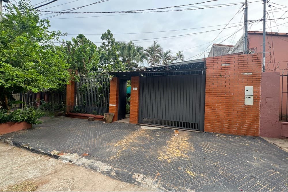 Casa de Ensueño en Lambare, Barrio Kennedy Central