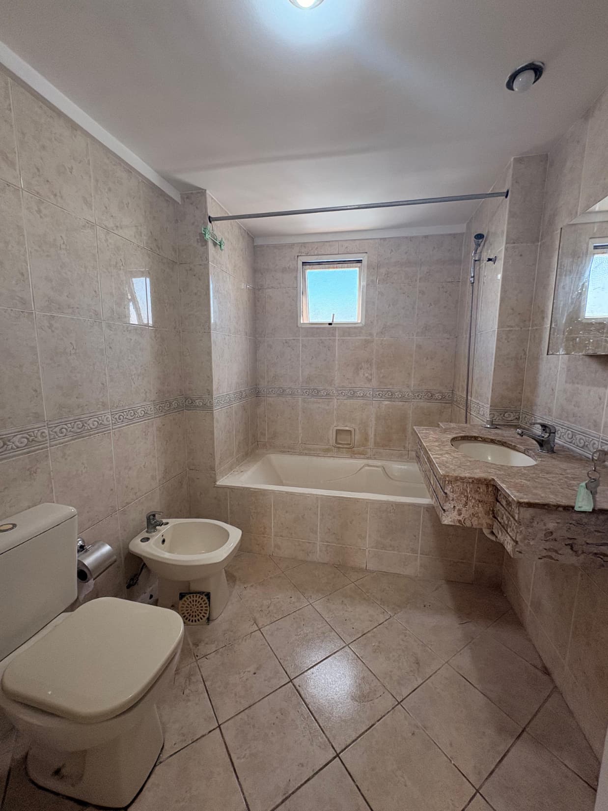 Zona colegio inter, bo Las Mercedes, en venta departamento de 3 dormitorios — foto 5