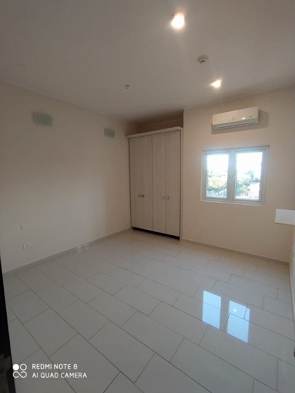 amplio departamento de 2 habitaciones en Barrio Jara. Cod RR, foto 4