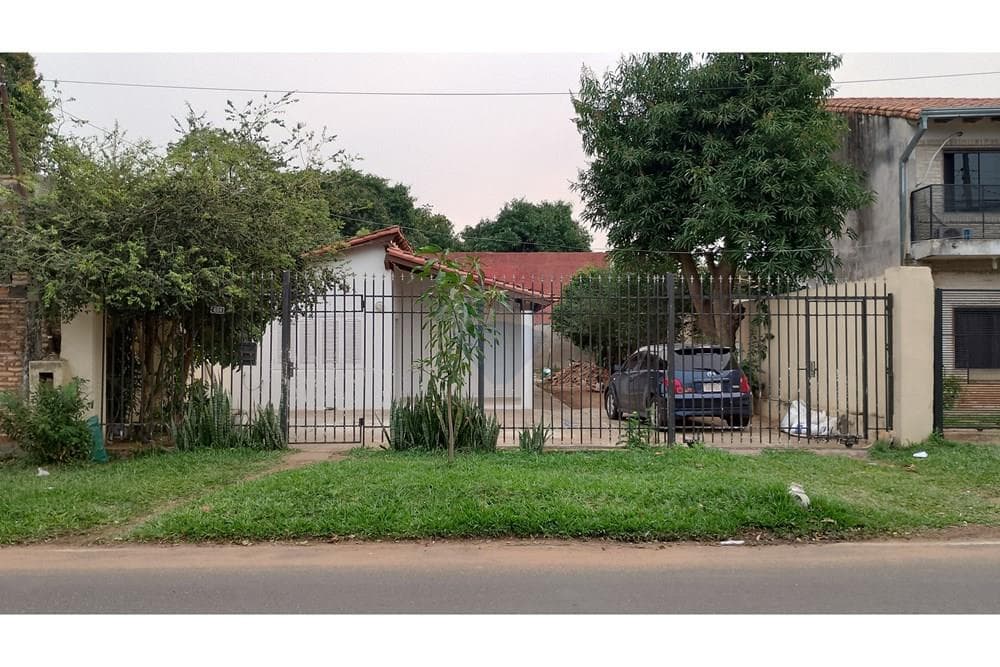 Vendo casa en villa industrial-San Lorenzo