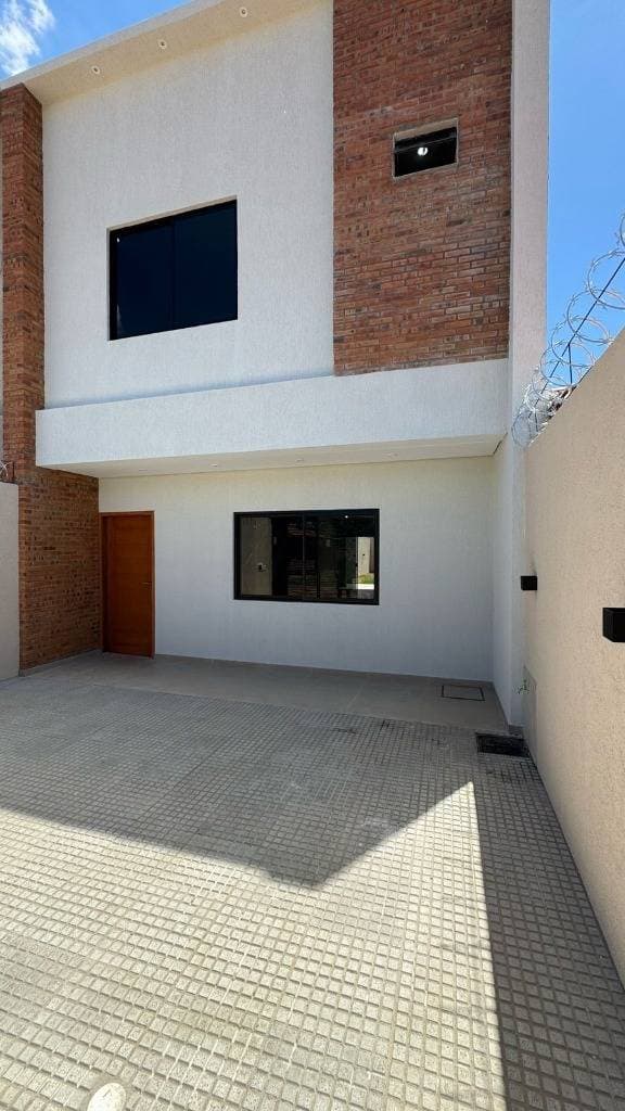 vendo duplex en Luque,Ubicado a 7 minutos de Ñu Guasu