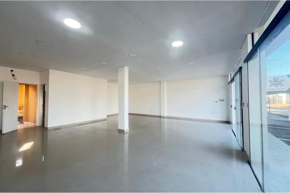 Amplio local comercial en Villa Elisa, foto 1