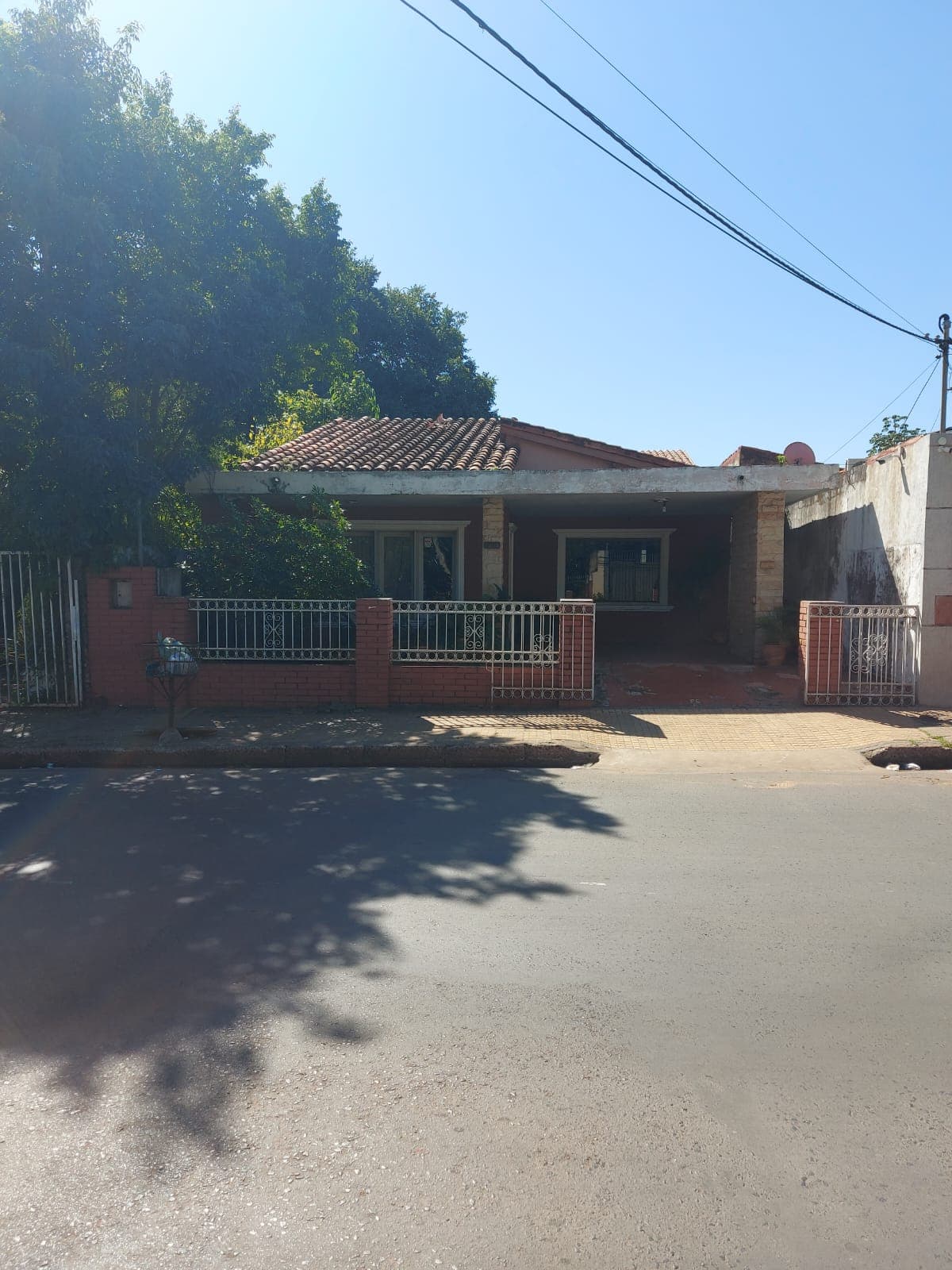 Vendo Terreno de 250 mts2 con Casa a Demoler Zona IPS Central. COD A6
