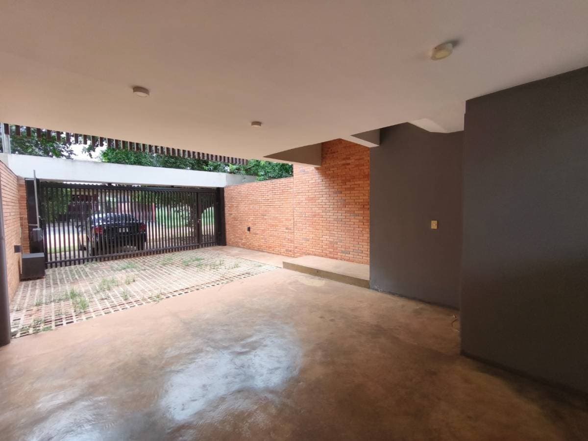 Amplio y Moderno Duplex en Laurelty Luque, foto 3