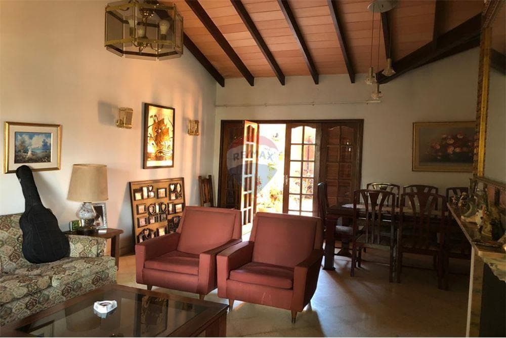 Casa con amplio terreno en Los laureles — foto 3