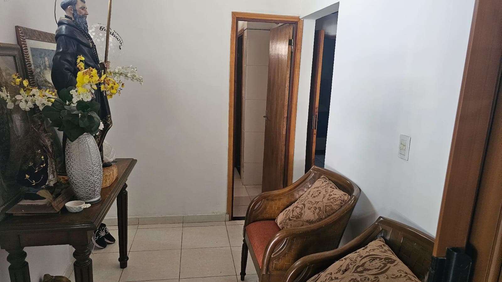 linda casa totalmente amoblada en el barrio Seminario — foto 3