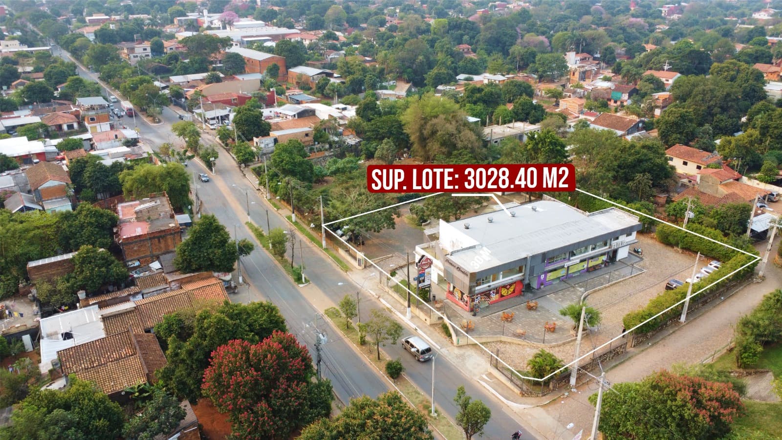 En venta paseo comercial generando renta