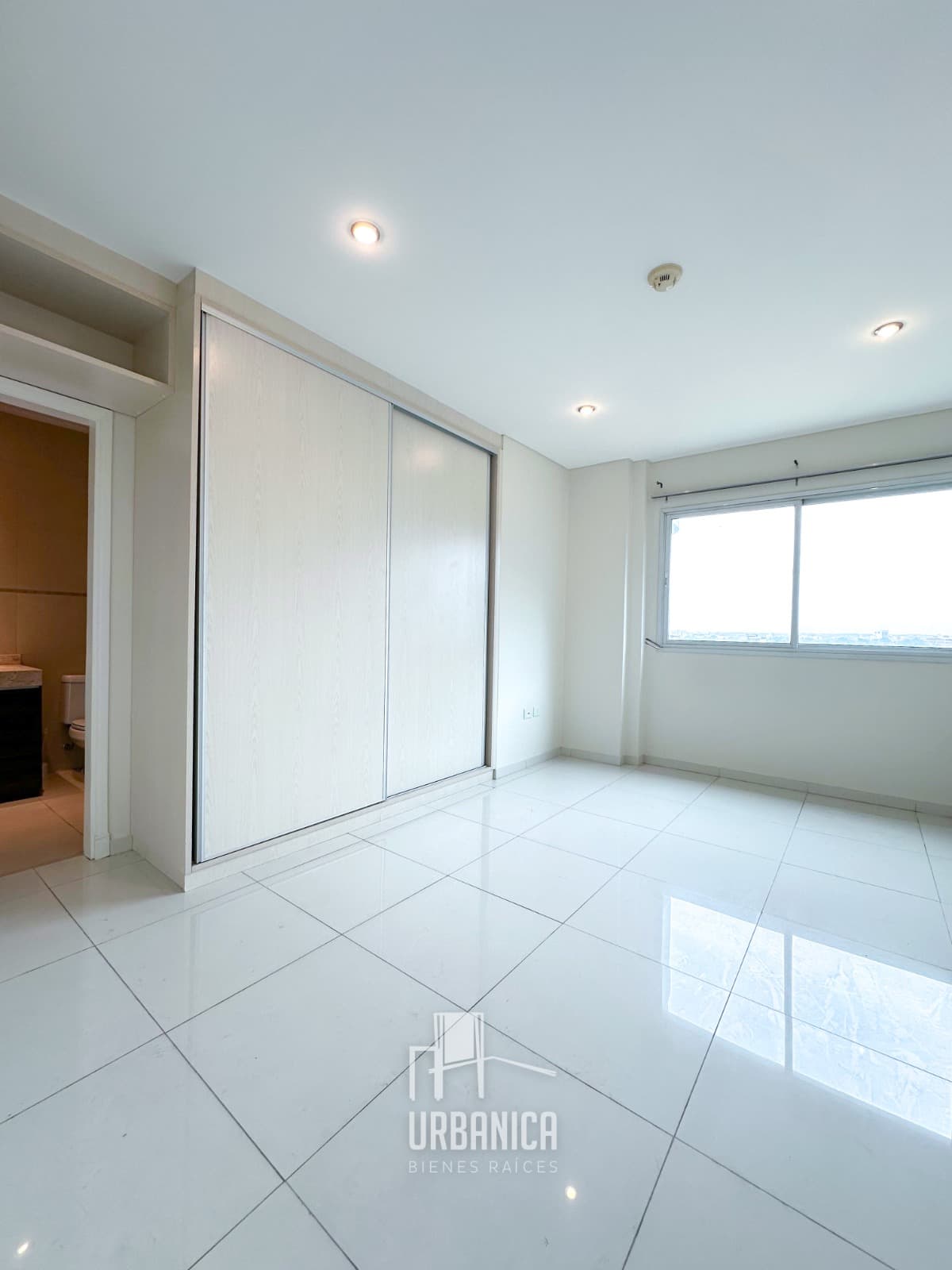 Departamento De 3 Habitaciones En Suite. Edificio Martínica, foto 2