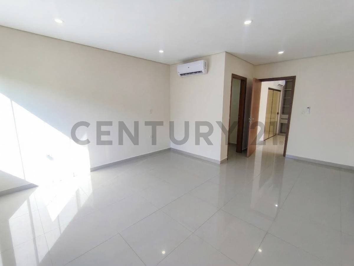 Dúplex de 4 habitaciones con piscina Fernando de la Mora Zona Norte, foto 4