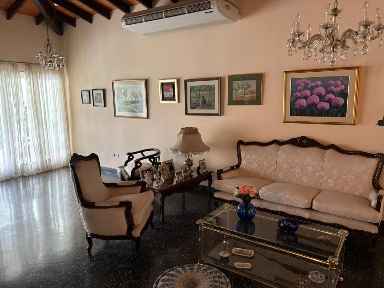 Casa de 600 m2 en Zona León Condou - CLHO7981017, foto 1