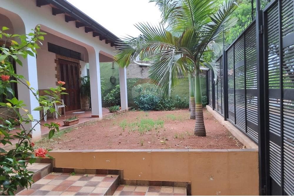 Vendo casa en San Lorenzo zona palacio de justicia